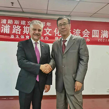 时雨：春风化雨里的政治诗情 ——论秦敏《两会春风》一诗的审美建构与时代书写