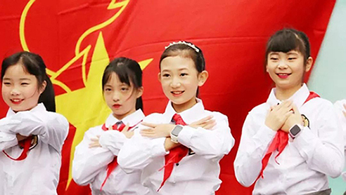 朱海英：飘扬的红领巾（外7首）